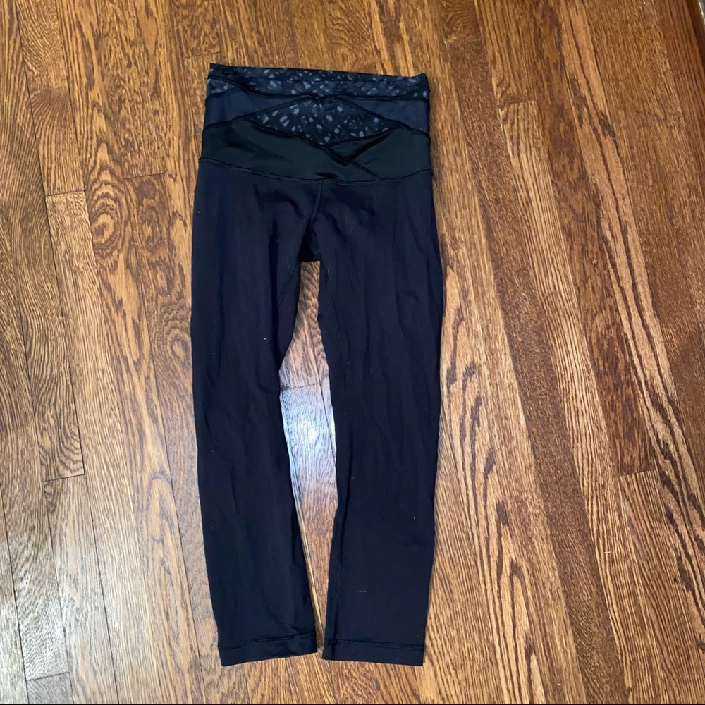 Lululemon ultra high rise leggings with design